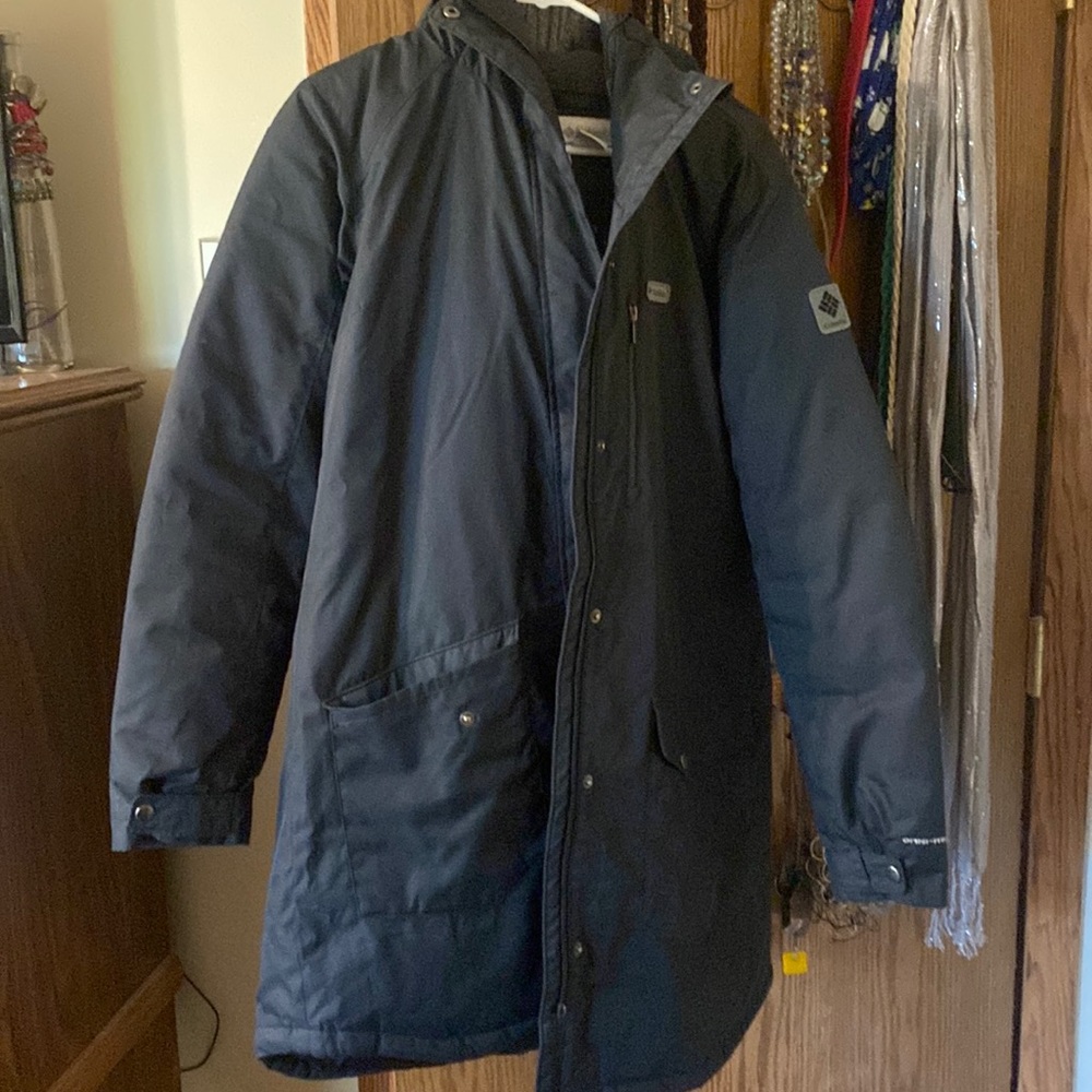 Long Columbia hooded winter jacket. Size large.